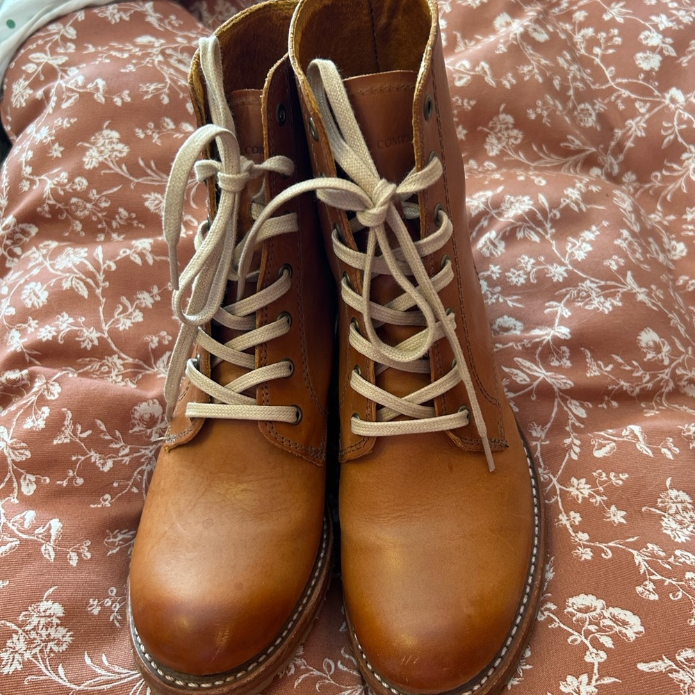 Frye Women's Tan Lace Up Boots